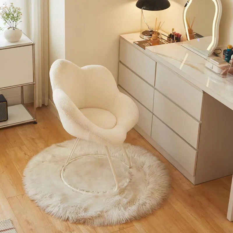 

Makeup Comfortable Lamb Veet Backrest Petal For Girls' Bedroom, Manicure Chair, Internet Celebrity Dressing Chair
