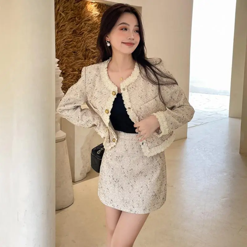Fragrant Style Women's Suit Jacket Skirt Spring and Autumn 2023 Elegant Wear Slimming Casual Coat Top Short Skirt Two-Piece Set
Fragrant Style Women's Suit Jacket Skirt Spring and Autumn 2023 Elegant Wear Slimming Casual Coat Top Short Skirt Two-Piece Set