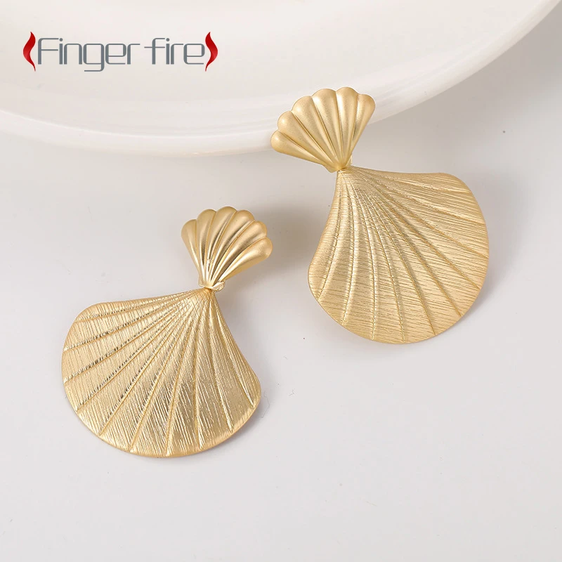 Fashion Gold Plated Shell Shape Bar Stripe Female Earrings Anniversary Gift Beach Party Jewelry Working Noble
Fashion Gold Plated Shell Shape Bar Stripe Female Earrings Anniversary Gift Beach Party Jewelry Working Noble