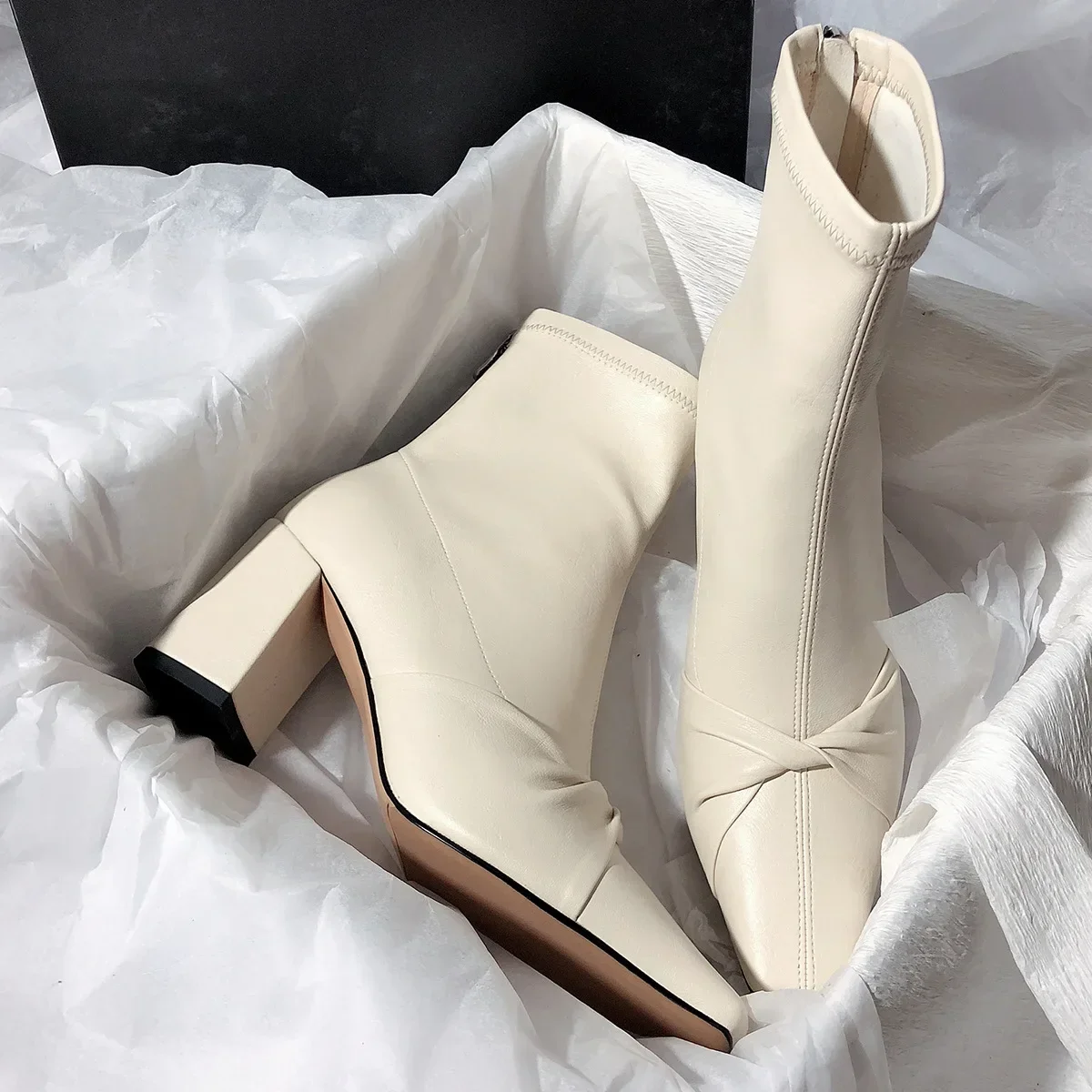 Women's Boots 2024 Winter Super High Heel Dress Shoes Bowknot Pointed Retro Ankle Boots Thick Heel Elastic Short
Women's Boots 2024 Winter Super High Heel Dress Shoes Bowknot Pointed Retro Ankle Boots Thick Heel Elastic Short