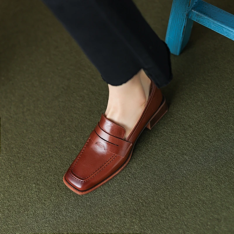 Women's New European and American Vintage Comfortable Square Headed Inner and Outer Leather Mid Heel Large Lefu Shoes
Women's New European and American Vintage Comfortable Square Headed Inner and Outer Leather Mid Heel Large Lefu Shoes