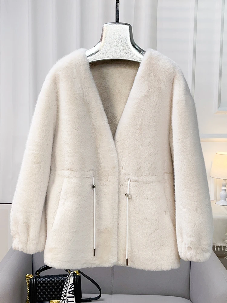 

2024 Winter New Haining Golden Mink Velvet V-neck Long Sleeve Short Sweet Imitation Mink Loose Fashion Fur Coat