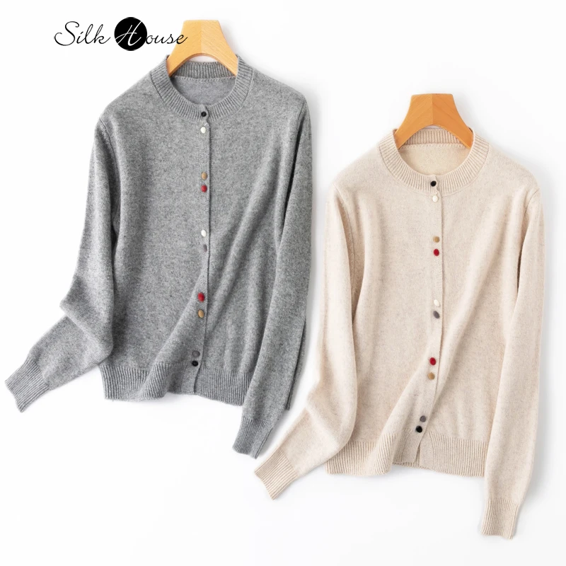 2023 Women's Fashion Autumn New Feel Soft and Glutinous Skin Friendly Wool Raccoon Hair Double Color Button Round Neck Sweater
2023 Women's Fashion Autumn New Feel Soft and Glutinous Skin Friendly Wool Raccoon Hair Double Color Button Round Neck Sweater