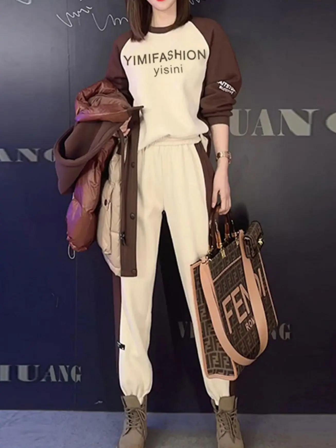 Korean Style Women's Sweats Set Print Letter Sweatshirt + Pencil Pants Two Piece Set Harajuku Y2K Outfits
Korean Style Women's Sweats Set Print Letter Sweatshirt + Pencil Pants Two Piece Set Harajuku Y2K Outfits