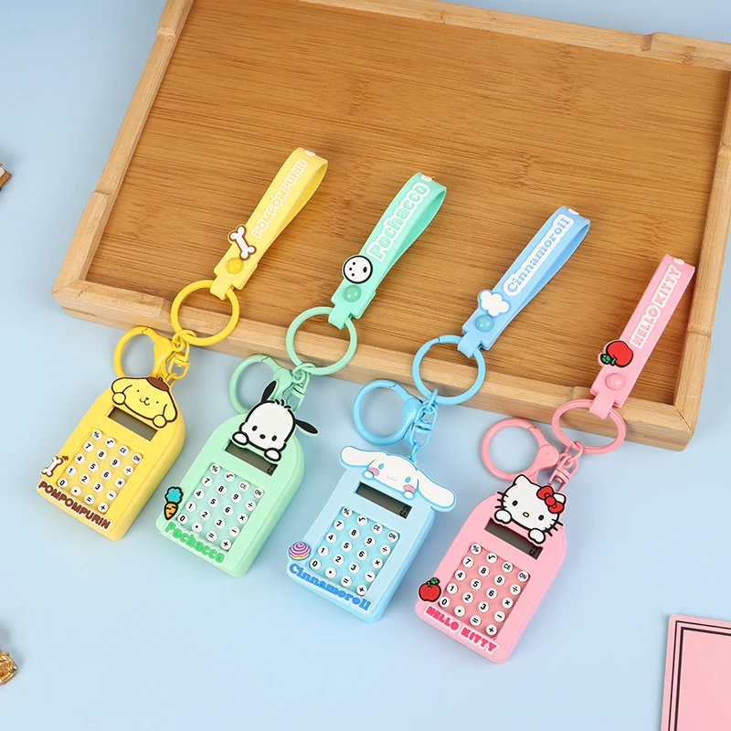 

Брелок для ключей Sanrio с калькулятором, милый Коричный пуриновый брелок с кулоном «Моя Мелодия» Hello Kitty, с помпоном, подарок на Рождество