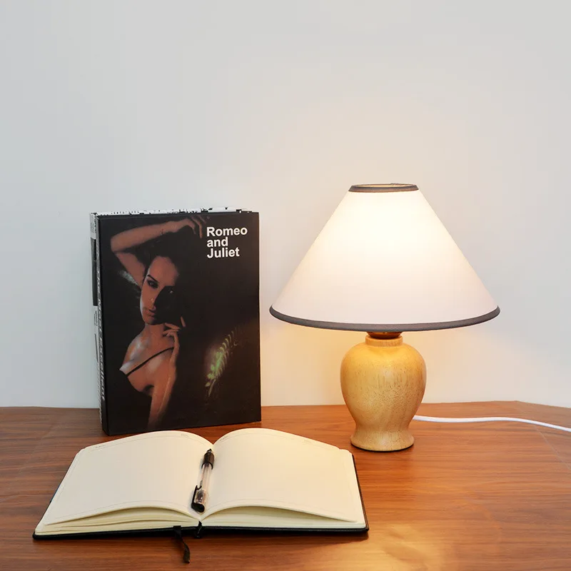 ZK50 Solid Wood Bedroom Study Creative Decoration Bedside Night Lamp Desktop Decoration Lighting Table Lamp E27 Cable 1.8 Meters
ZK50 Solid Wood Bedroom Study Creative Decoration Bedside Night Lamp Desktop Decoration Lighting Table Lamp E27 Cable 1.8 Meters