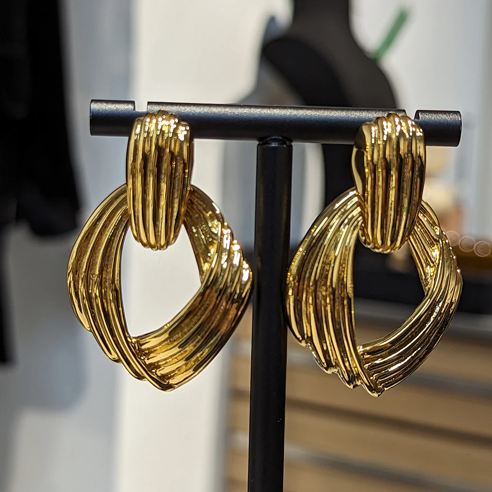 jbjd european gold plated geometric striped metal drop earrings runway accessories fashion trendy jewelry
jbjd european gold plated geometric striped metal drop earrings runway accessories fashion trendy jewelry