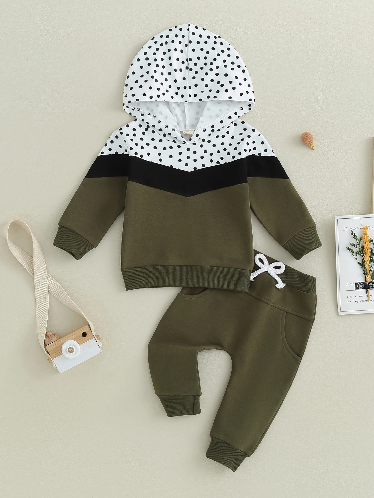 Baby Girl Winter Outfits Toddler Long Sleeve Hooded Sweatshirt Tops and Pants Set Warm Infant Clothes
Baby Girl Winter Outfits Toddler Long Sleeve Hooded Sweatshirt Tops and Pants Set Warm Infant Clothes