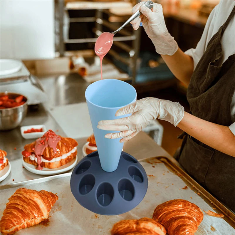 8 Holes Pastry Bags Holder For Easy Filling Icing Piping Bags Stand Nozzle Decorating Tips Rack Baking Accessories
8 Holes Pastry Bags Holder For Easy Filling Icing Piping Bags Stand Nozzle Decorating Tips Rack Baking Accessories
