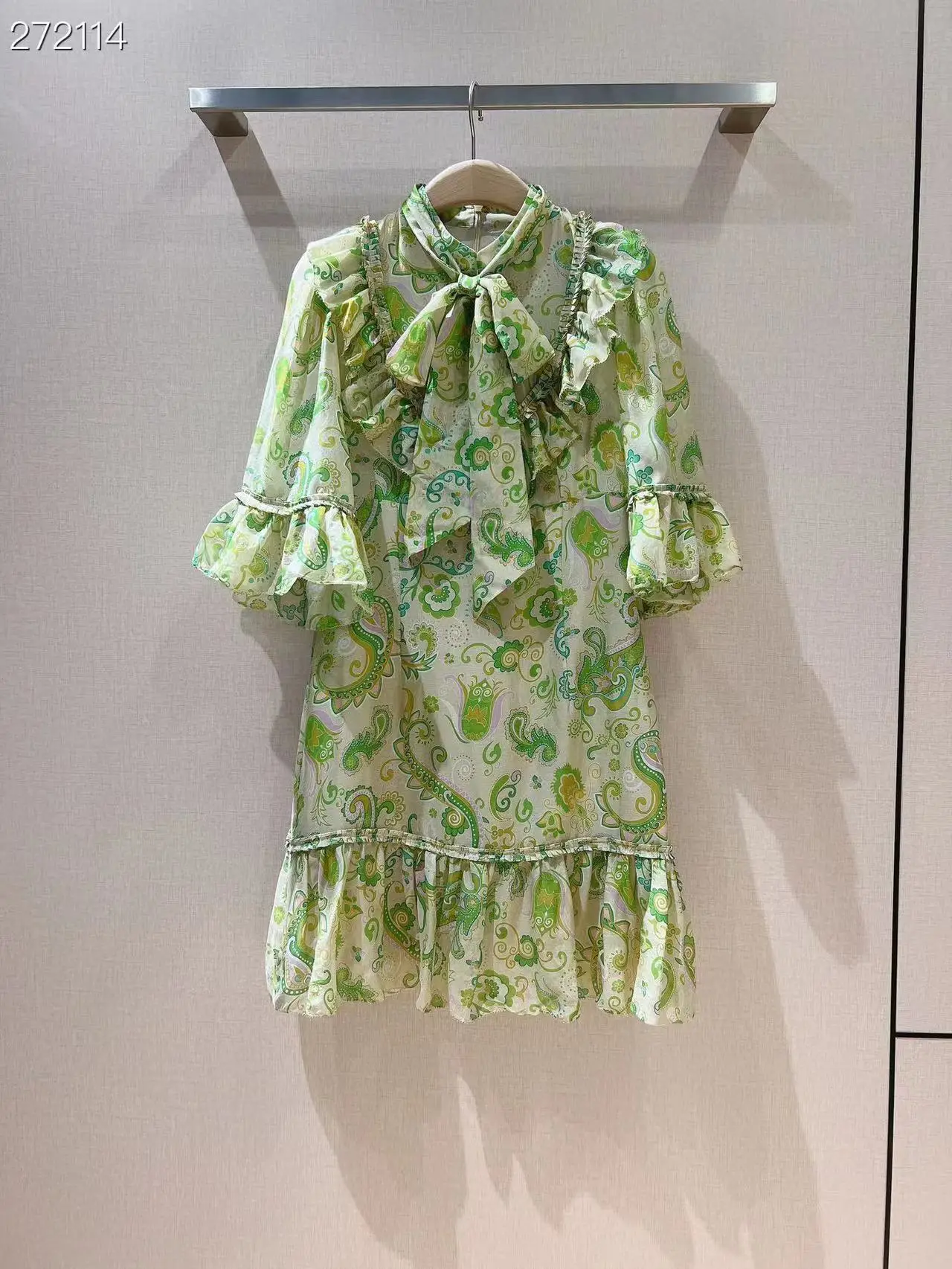 Fyion Fashion Runway 2022 Summer Mini Dress Women Flower Printed 3/4 Sleeves Holiday Party Cascading Ruffles Dress
Fyion Fashion Runway 2022 Summer Mini Dress Women Flower Printed 3/4 Sleeves Holiday Party Cascading Ruffles Dress