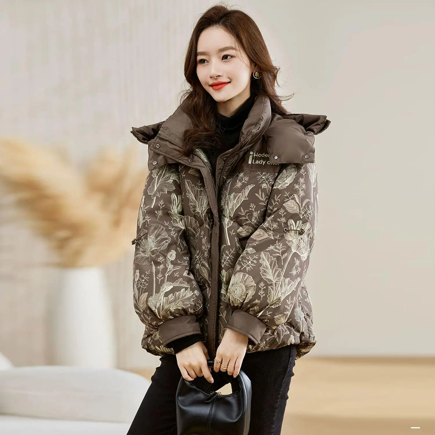 Women's Hooded Zipper Padded Parkas Jacket Winter Female Coats Print Short Money Ladies Slimming Outerwear Hw108
Women's Hooded Zipper Padded Parkas Jacket Winter Female Coats Print Short Money Ladies Slimming Outerwear Hw108