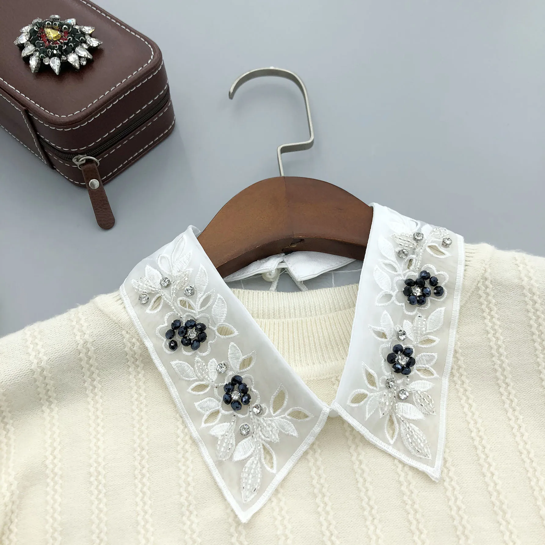 Lace Floral Fake Collar for Women Lace Flower Handmade Beads Sweater Decoration False Collar for Women Shirt Detachable Collars
Lace Floral Fake Collar for Women Lace Flower Handmade Beads Sweater Decoration False Collar for Women Shirt Detachable Collars