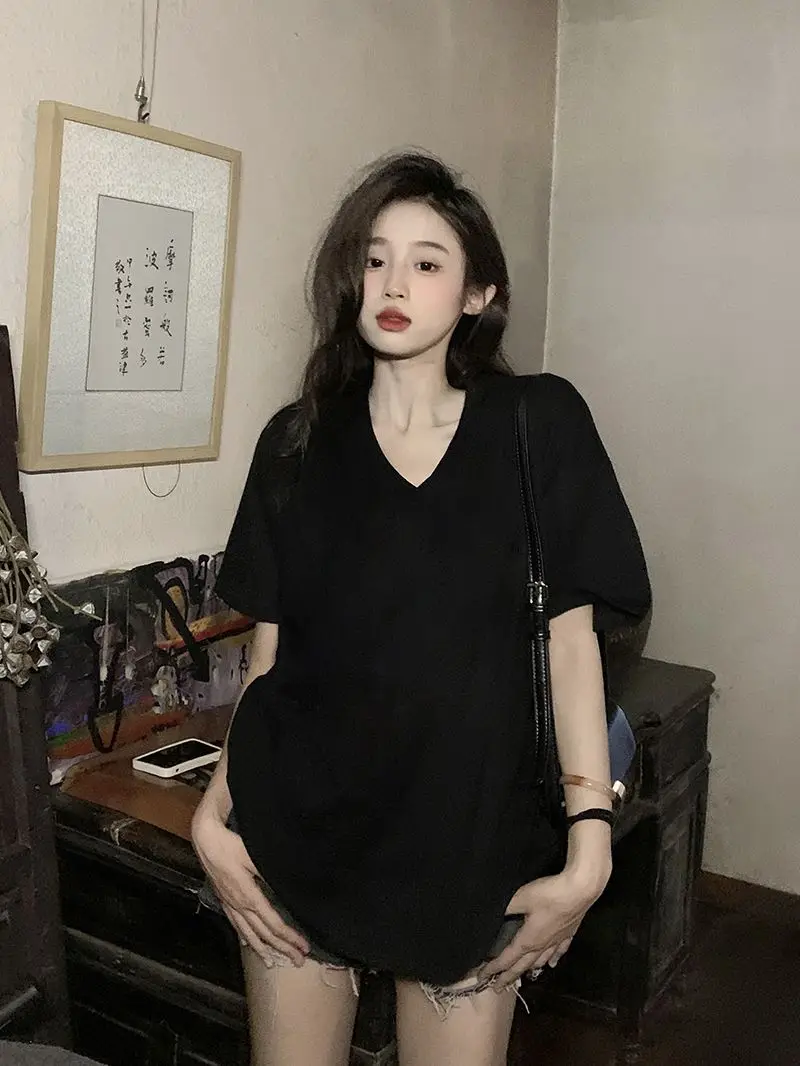 Korean style pure cotton short sleeved women new summer girls short sleeved V neck loose black t-shirt women temperament tops
Korean style pure cotton short sleeved women new summer girls short sleeved V neck loose black t-shirt women temperament tops