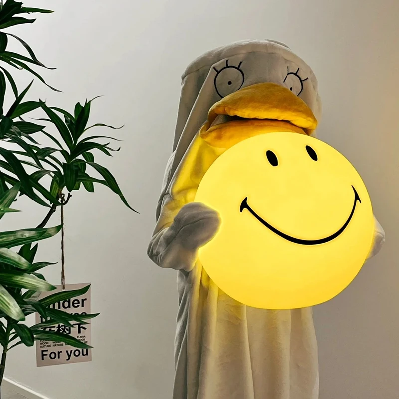 Smiling face lights funny emoji expressions customized living room lights atmosphere lights desk lights
Smiling face lights funny emoji expressions customized living room lights atmosphere lights desk lights