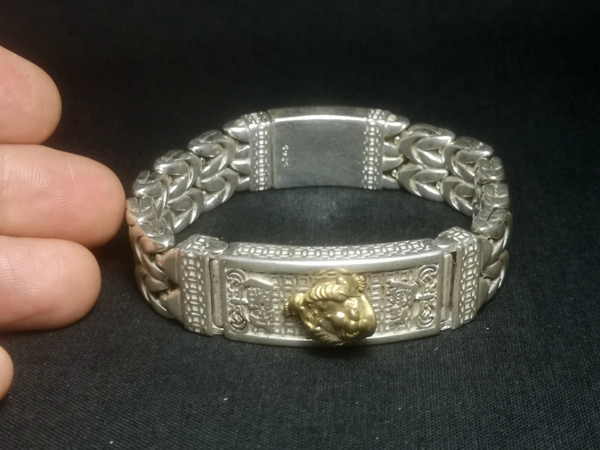 1919 Antique art Size Length 8.2 Inch Chinese Tibet Silver Carving Jin Chan statue bracelet Decoration gift Collection
1919 Antique art Size Length 8.2 Inch Chinese Tibet Silver Carving Jin Chan statue bracelet Decoration gift Collection