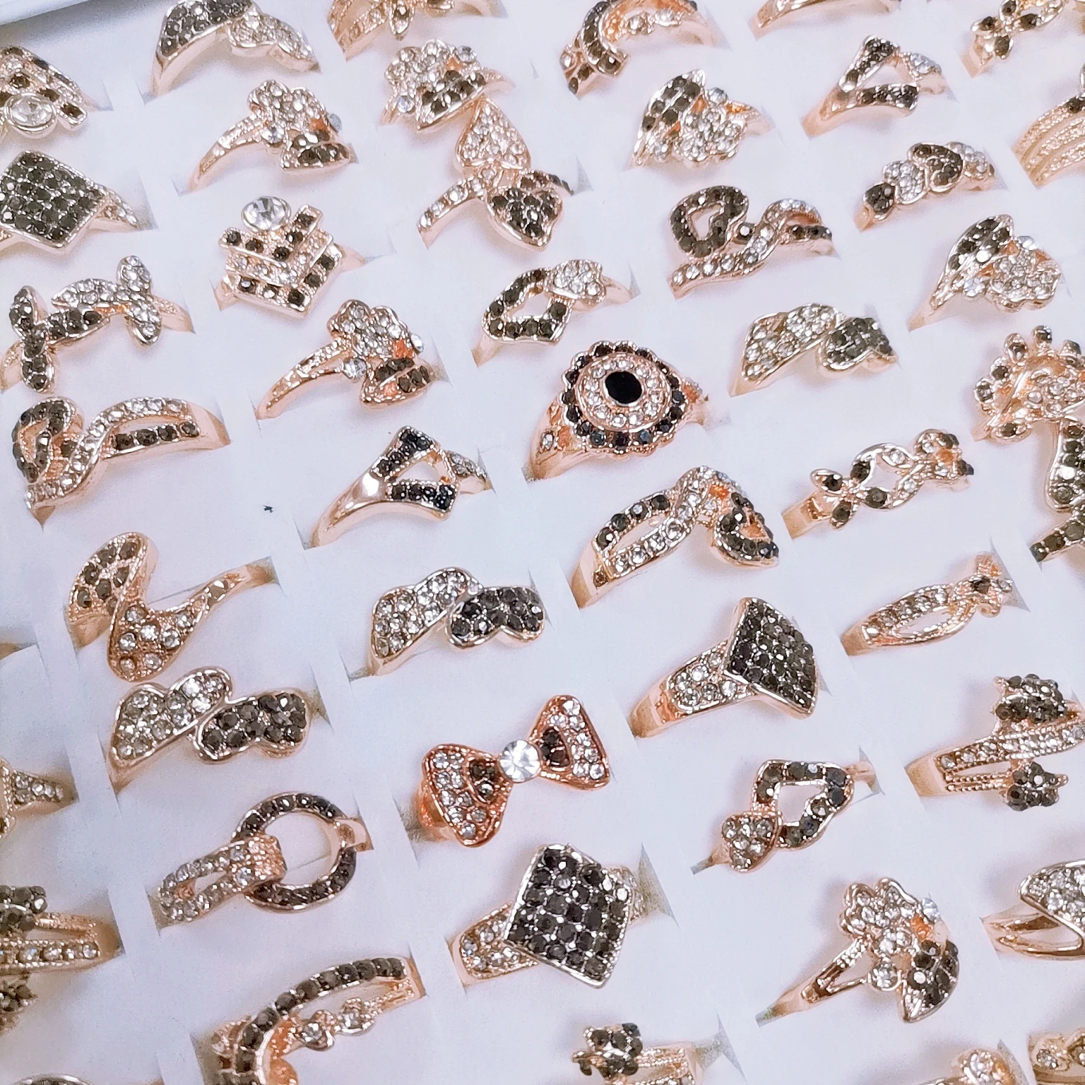 100pcs Rings for Women 
100pcs Rings for Women