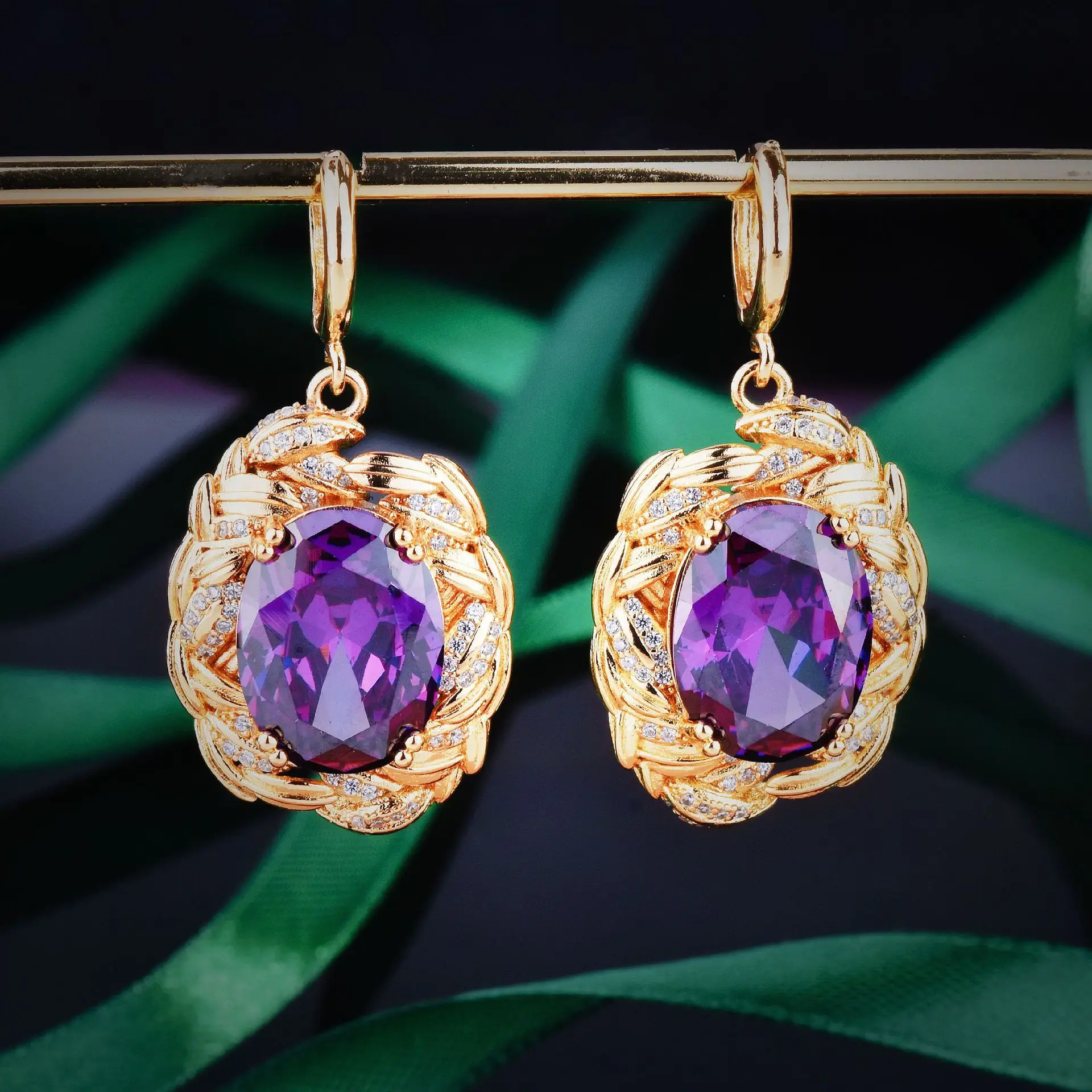 Vintage Jewelry Olive Branch Design Earrings with Simulated Purple Diamond Dangle Earring For Women Party Luxury Accessories
Vintage Jewelry Olive Branch Design Earrings with Simulated Purple Diamond Dangle Earring For Women Party Luxury Accessories