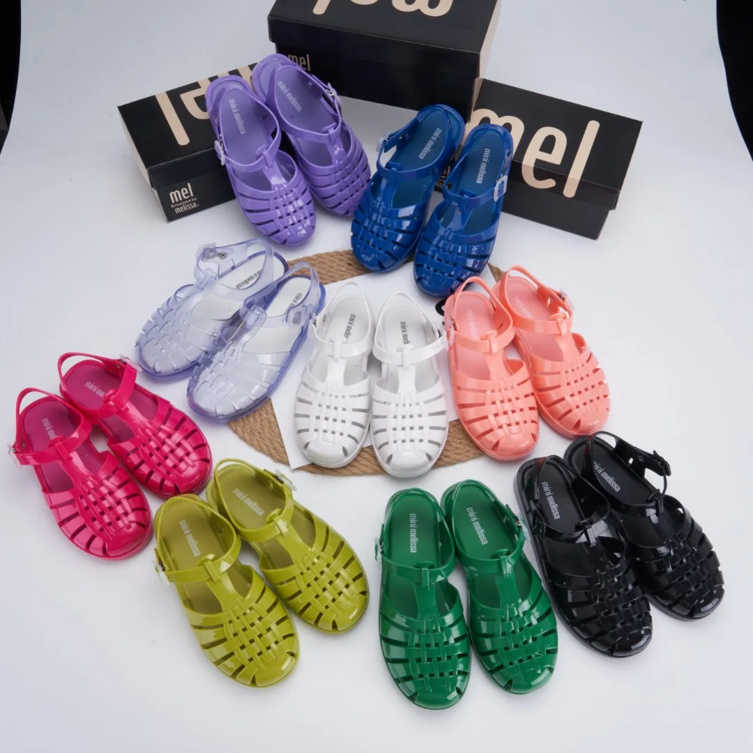 New Mini Melissa Girl Fashion Roman Sandals 2023 Summer Children Classical Flat Jelly Shoes Baby Soft Beach Shoes HMI127
New Mini Melissa Girl Fashion Roman Sandals 2023 Summer Children Classical Flat Jelly Shoes Baby Soft Beach Shoes HMI127