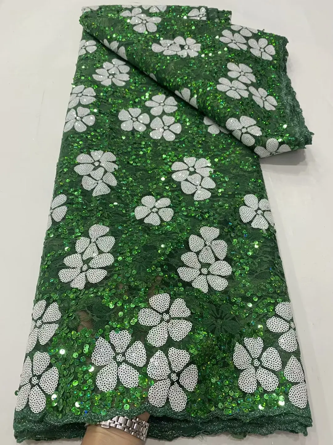African Lace Fabric With Sequins Green French Embroidery Nigerian Flocking Velvet Lace Fabric For Wedding Party Sewing
African Lace Fabric With Sequins Green French Embroidery Nigerian Flocking Velvet Lace Fabric For Wedding Party Sewing