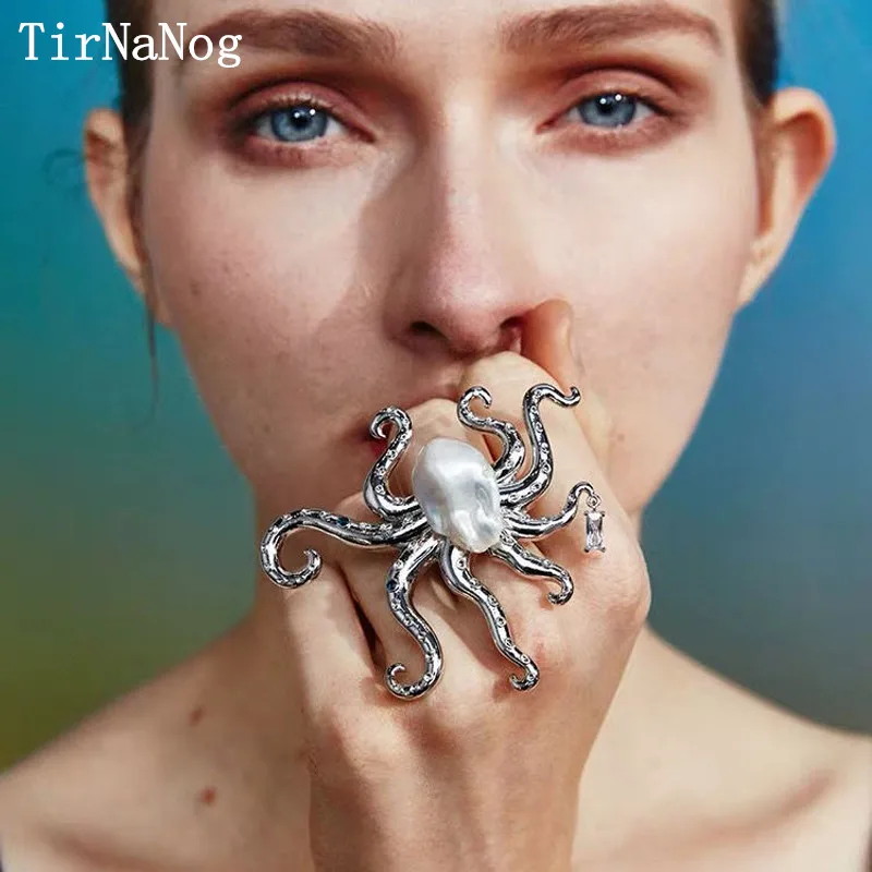 European and American Fashion Baroque Imitation Pearl Ring Metal Exaggerated Octopus, Squid Finger Ring Women Fine Jewelry Gifts
European and American Fashion Baroque Imitation Pearl Ring Metal Exaggerated Octopus, Squid Finger Ring Women Fine Jewelry Gifts