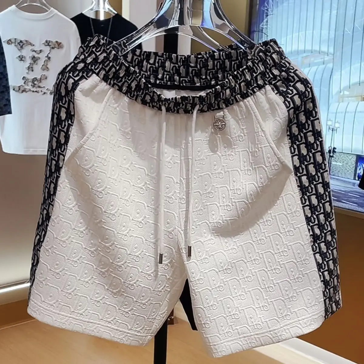 Summer new men's fashion versatile men's and women's casual five-point pants beach print shorts
Summer new men's fashion versatile men's and women's casual five-point pants beach print shorts