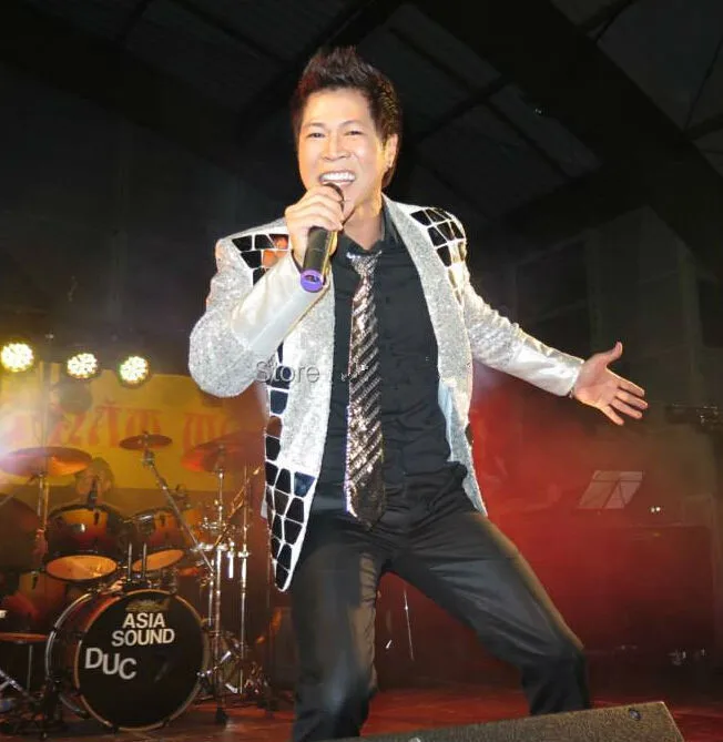 Nightclub Bar DJ Male Singer Dancer Suit Jacket Men's Silver Sequins Mirrors Performance Blazer Stage Show Clubwear
Nightclub Bar DJ Male Singer Dancer Suit Jacket Men's Silver Sequins Mirrors Performance Blazer Stage Show Clubwear