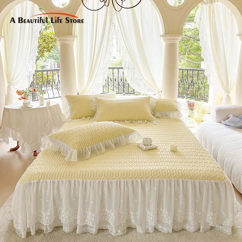 Luxury White Lace Ruffles Bedding Set, Latex Quilted Bed Skirt, Summer Sleeping Mat, Mattress Cover, Bedspread , Pillowcases
Luxury White Lace Ruffles Bedding Set, Latex Quilted Bed Skirt, Summer Sleeping Mat, Mattress Cover, Bedspread , Pillowcases