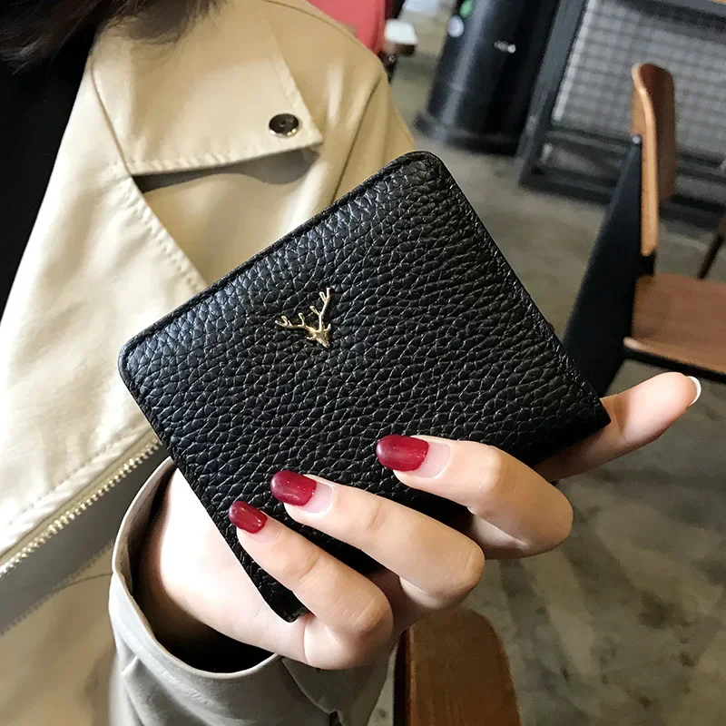 Cowhide Women's Purses Short Thin Small Wallet Chic Christmas Deer Button Ladies Genuine Leather Card Holder Wallet Coin Purse
Cowhide Women's Purses Short Thin Small Wallet Chic Christmas Deer Button Ladies Genuine Leather Card Holder Wallet Coin Purse