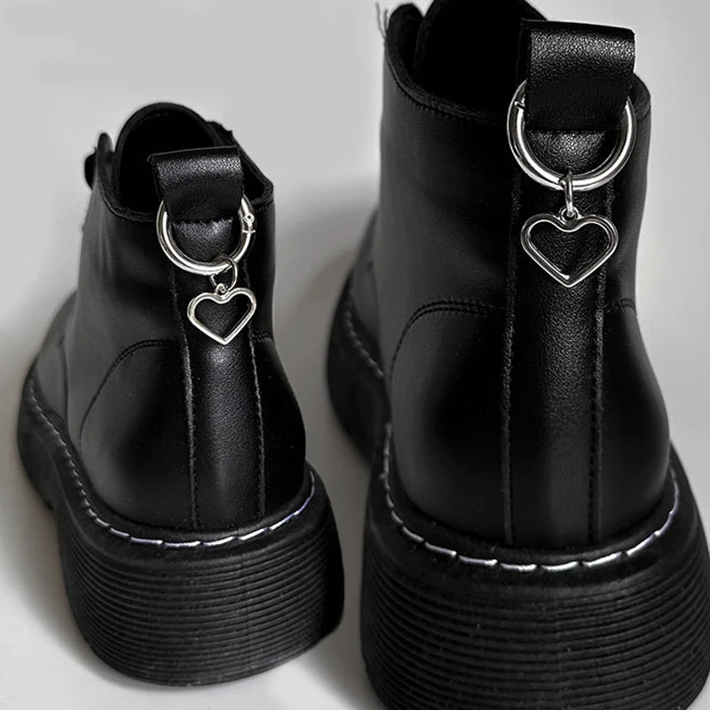 Punk Metal Shoes Pendants DIY Hollow Star Cross Stars Hearts Martin Boots Shoe Buckles Snap Hook Jewelry Decoration
Punk Metal Shoes Pendants DIY Hollow Star Cross Stars Hearts Martin Boots Shoe Buckles Snap Hook Jewelry Decoration