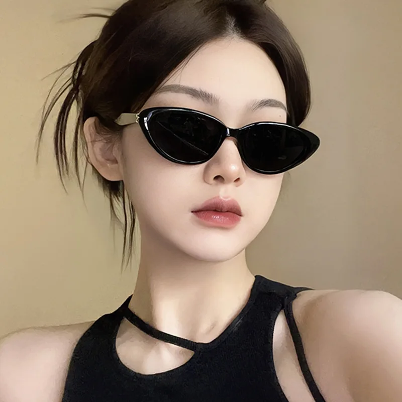 Cat Eye Luxury Sunglasses Small Frame Sun Glasses Women Brand Design Fashion Shades UV400 Outdoor Holiday Vintage Black Eyewear
Cat Eye Luxury Sunglasses Small Frame Sun Glasses Women Brand Design Fashion Shades UV400 Outdoor Holiday Vintage Black Eyewear