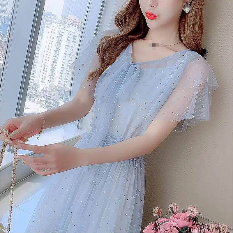 Summer New Mesh Sequin Dress Elegant Women's Short Sleeve Super Fairy V-neck Close Waist Slim Splicing Skirt Korean Frocks
Summer New Mesh Sequin Dress Elegant Women's Short Sleeve Super Fairy V-neck Close Waist Slim Splicing Skirt Korean Frocks