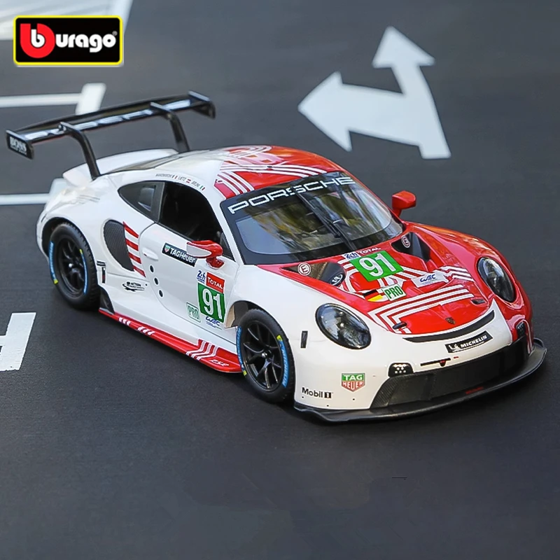 Модель гоночного автомобиля Bburago 1:24 Porsche 911 RSR из сплава, модель литая металлическая Спортивная автомобиль, Коллекционная модель высокой имитации, детская игрушка в подарок
Модель гоночного автомобиля Bburago 1:24 Porsche 911 RSR из сплава, модель литая металлическая Спортивная автомобиль, Коллекционная модель высокой имитации, детская игрушка в подарок