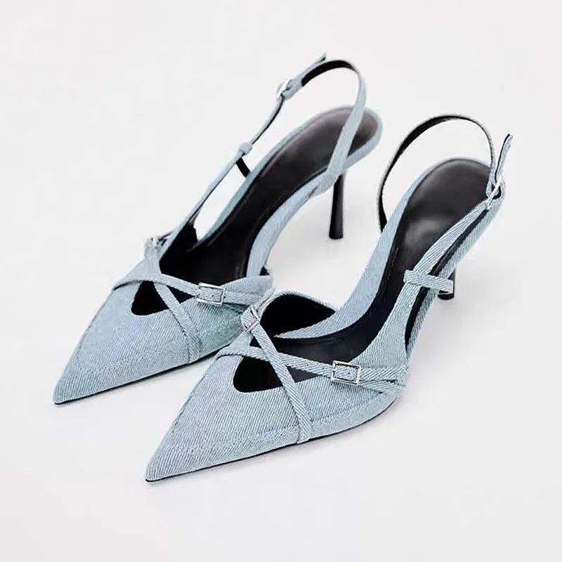 Женские джинсовые туфли на высоком каблуке, с острым носком
Женские джинсовые туфли на высоком каблуке, с острым носком