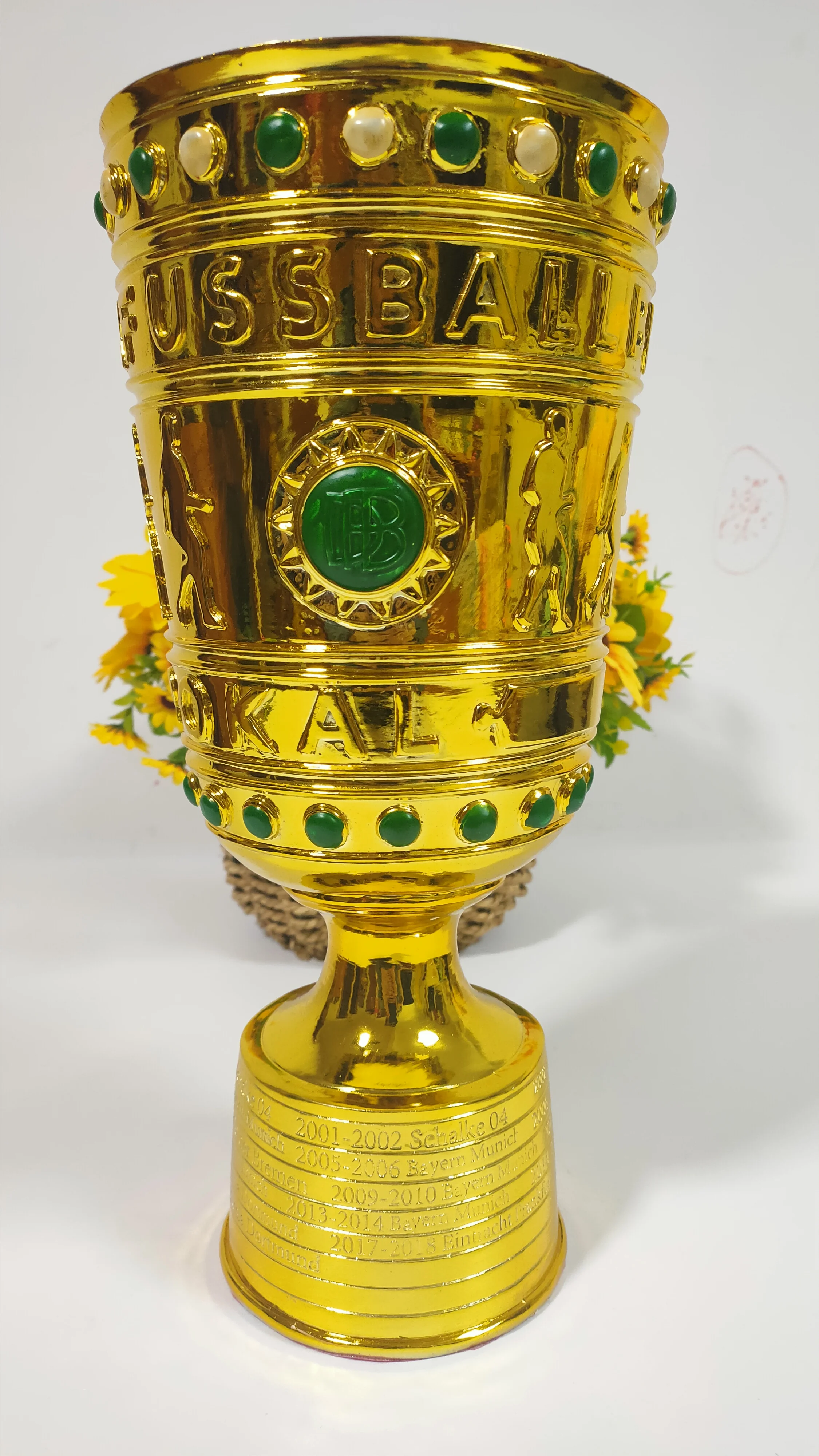 The Champions Trophy The DFB Pokal Trophy Cup 36 cm Height Soccer Trophy Cup Nice Gift For fans
The Champions Trophy The DFB Pokal Trophy Cup 36 cm Height Soccer Trophy Cup Nice Gift For fans