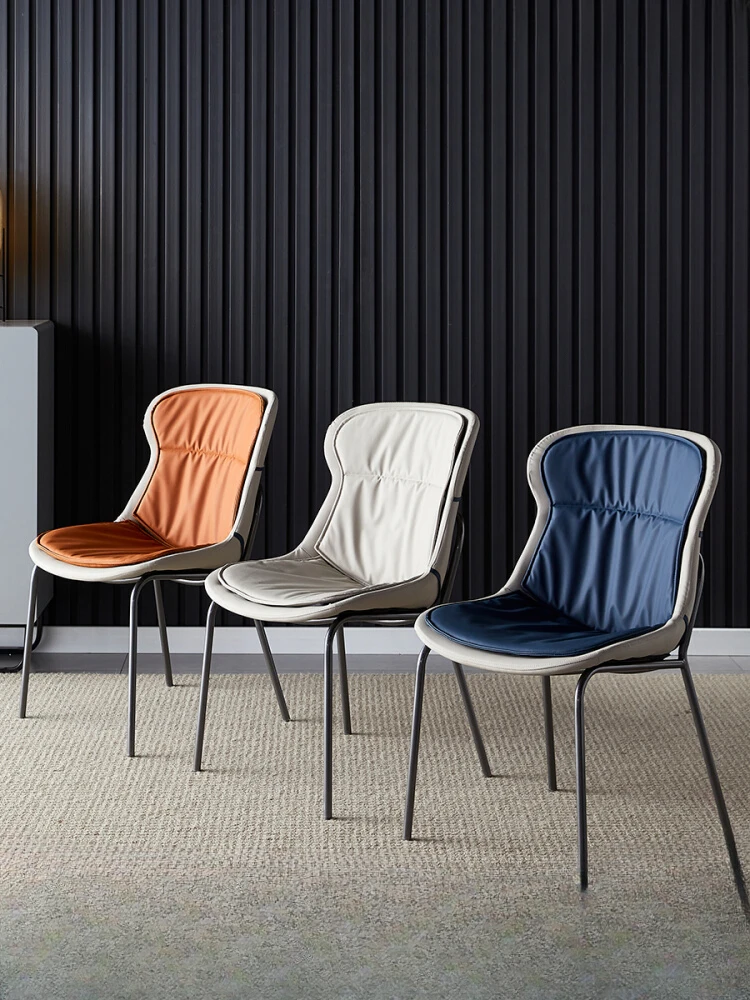 Nordic dining chairs, household Italian light luxury restaurant backrests, modern and minimalist desk, makeup leather chairs 
Nordic dining chairs, household Italian light luxury restaurant backrests, modern and minimalist desk, makeup leather chairs