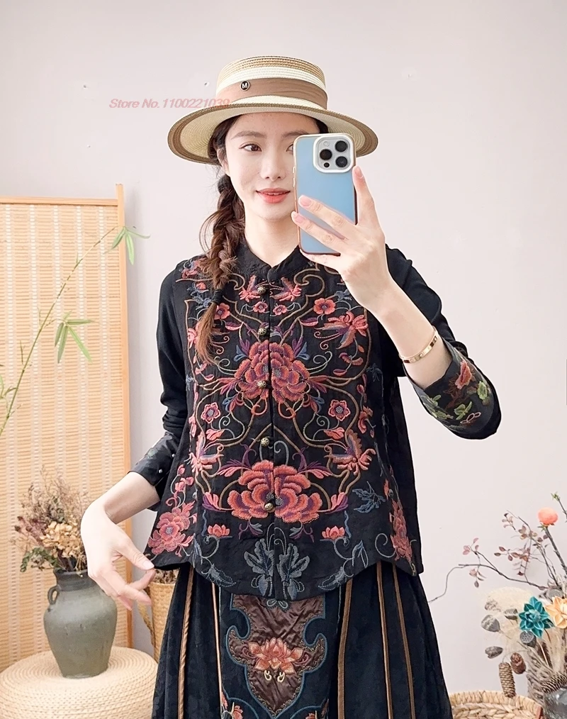 2024 chinese vintage waistcoat traditional jacquard stand collar vest national flower embroidery sleeveless jacket hanfu tops
2024 chinese vintage waistcoat traditional jacquard stand collar vest national flower embroidery sleeveless jacket hanfu tops