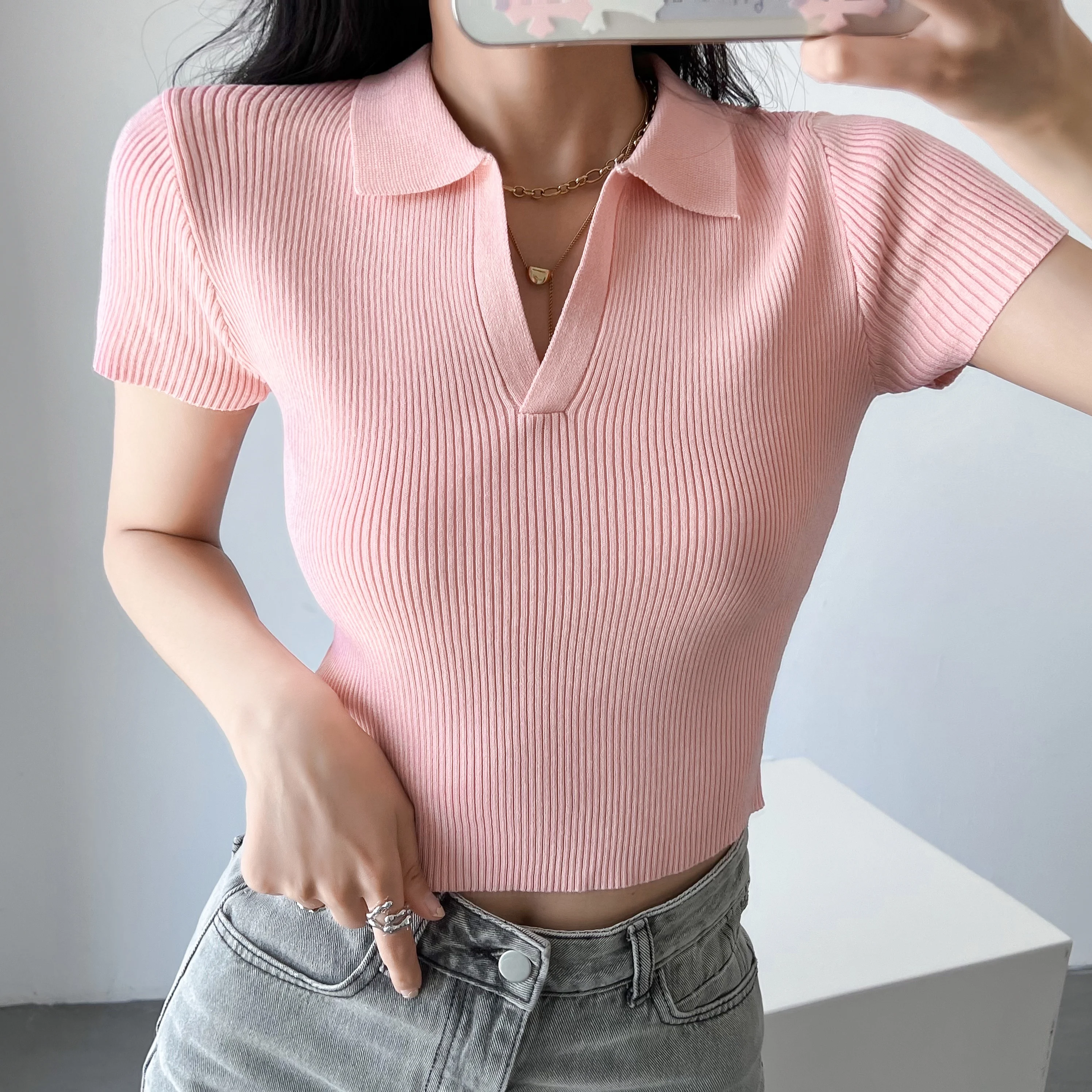 NUTH Casual Girls V Neck Pink Top 2022 Summer Fashion Ladies Sweet Textured Short-sleeved Female Knitted Solid Color Tee Top
NUTH Casual Girls V Neck Pink Top 2022 Summer Fashion Ladies Sweet Textured Short-sleeved Female Knitted Solid Color Tee Top