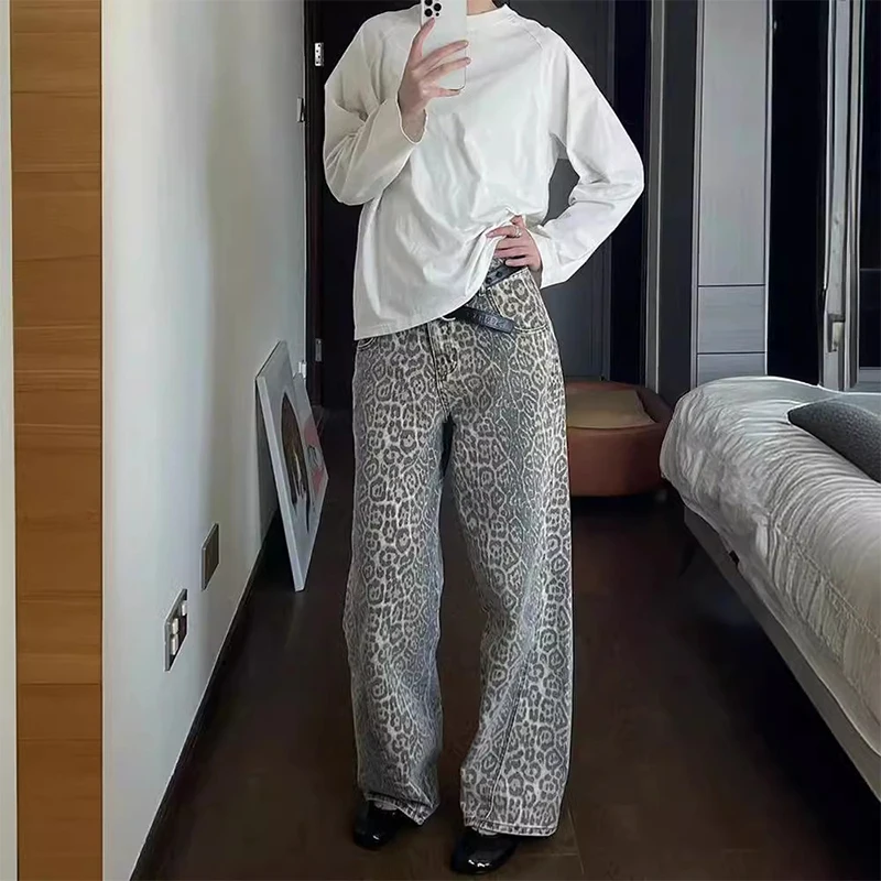 American Style Leopard Wash Jeans Women Retro Street Hip Hop Loose Casual Pants High Waist Straight Leg Jeans
American Style Leopard Wash Jeans Women Retro Street Hip Hop Loose Casual Pants High Waist Straight Leg Jeans