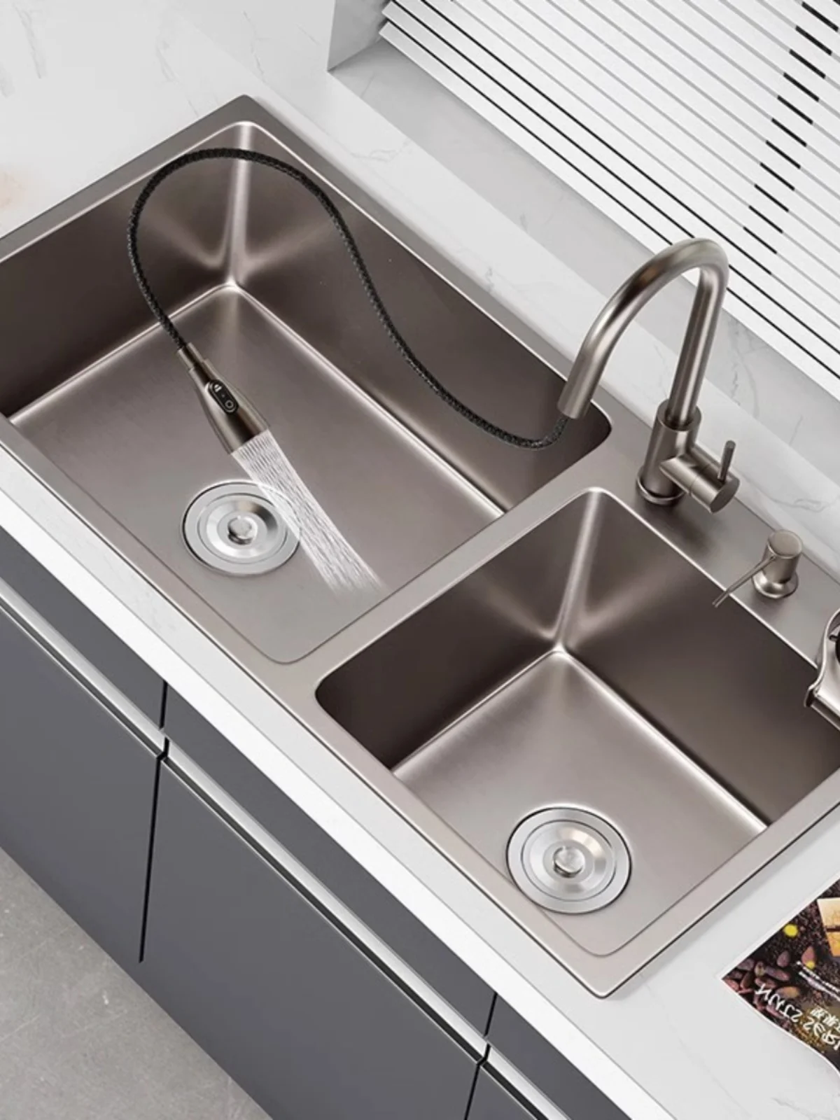 

Gun gray 304 stainless steel double groove sink kitchen thickened under the table basin vegetable washing basin set deep