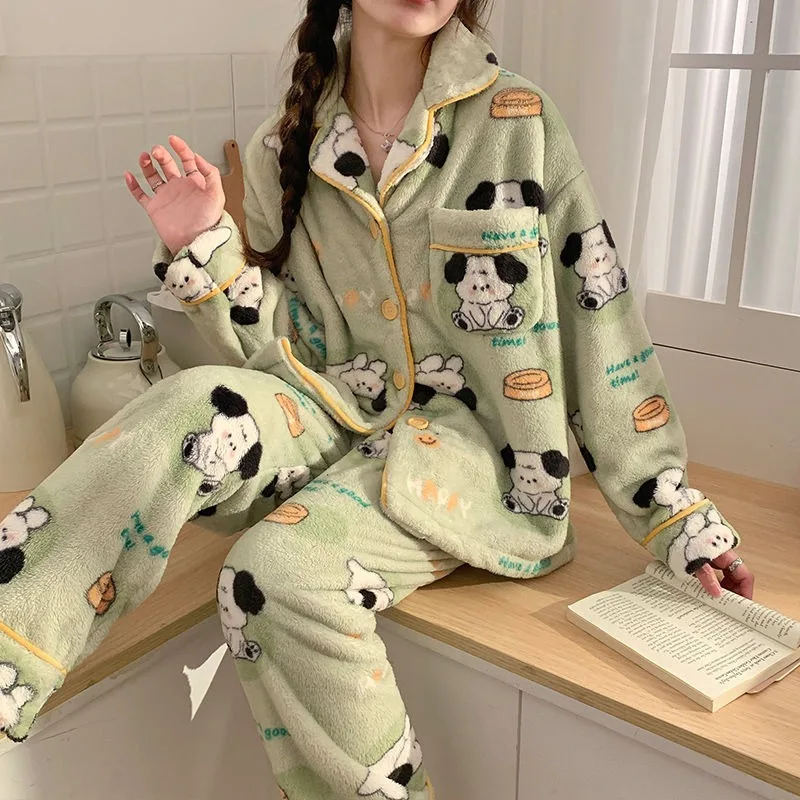 

Новинка 2023, утепленная пижама из кораллового бархата, женская одежда для сна на осень и зиму, флисовая Домашняя одежда с мультяшным щенком, фланелевый комплект для отдыха
