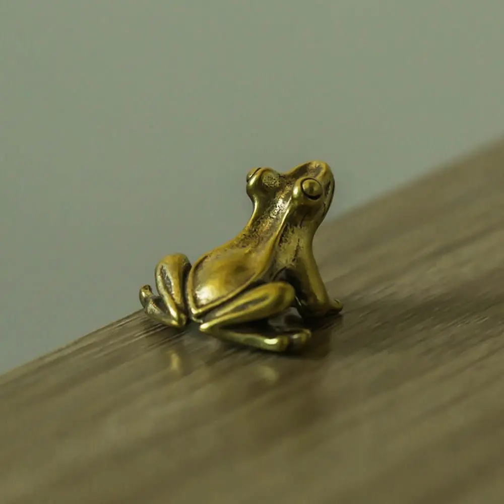 3Pcs Copper Frog Statue Cute Retro Miniature Toad Tea Pet Brass Frog Figurines Desktop Ornament
3Pcs Copper Frog Statue Cute Retro Miniature Toad Tea Pet Brass Frog Figurines Desktop Ornament