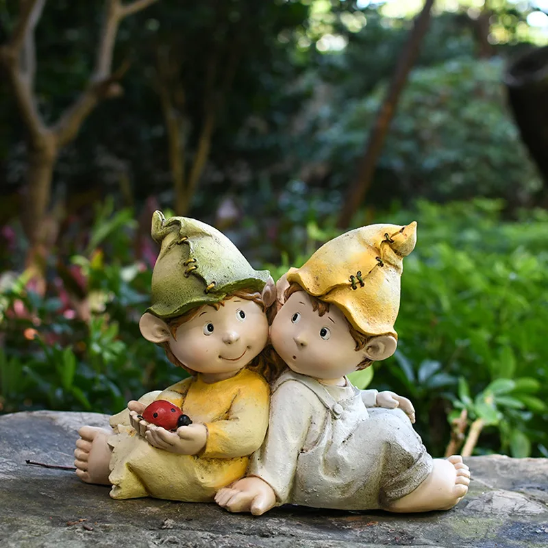 Garden courtyard layout, villa courtyard decoration, outdoor gardening ornaments, creative boy and girl character sculptures
Garden courtyard layout, villa courtyard decoration, outdoor gardening ornaments, creative boy and girl character sculptures