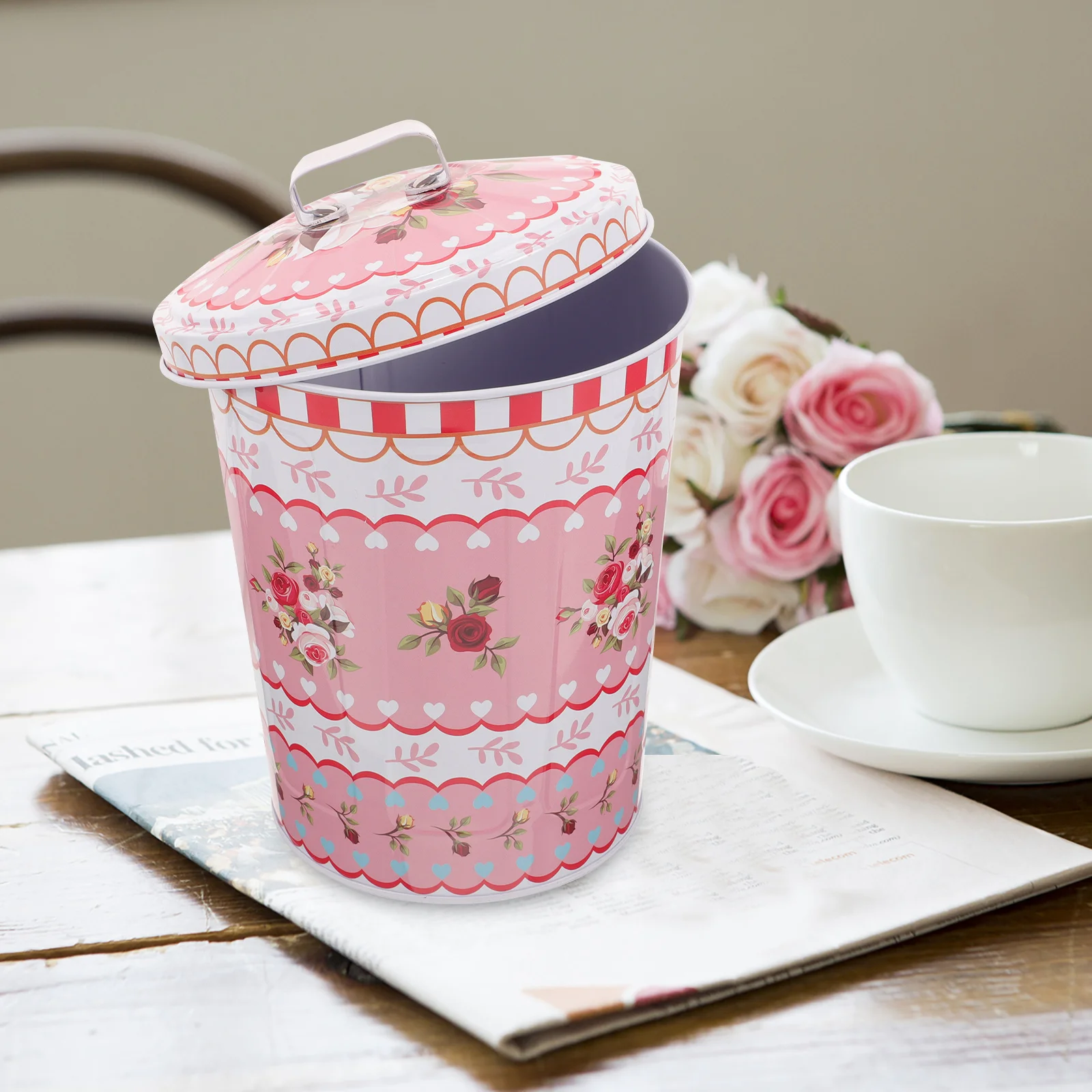 European Style Storage with Lid Office Decor Trash Can Bin Mini Small Garbage Flower Pot Wrought Iron
European Style Storage with Lid Office Decor Trash Can Bin Mini Small Garbage Flower Pot Wrought Iron