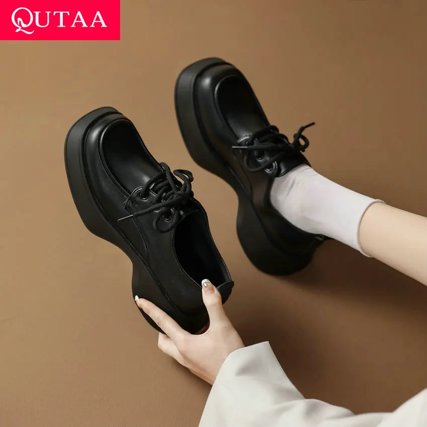 QUTAA 2023 Spring Summer Women Pumps Round Toe Platforms Thick Med Heel Lace Up Genuine Leather Elegant Shoes Woman Size 34-39
QUTAA 2023 Spring Summer Women Pumps Round Toe Platforms Thick Med Heel Lace Up Genuine Leather Elegant Shoes Woman Size 34-39