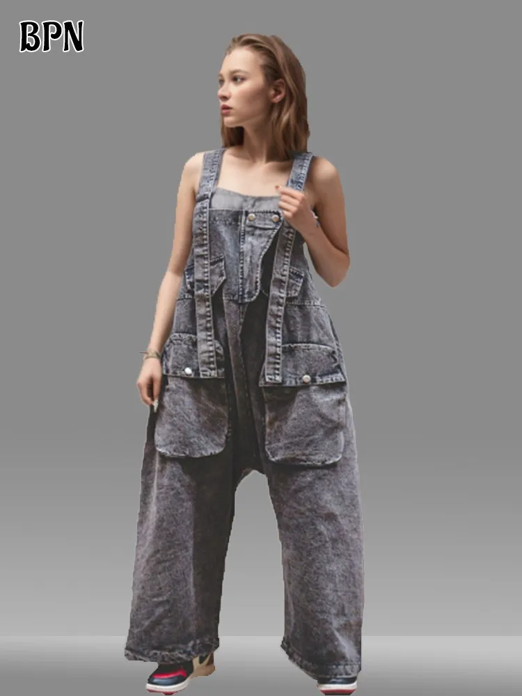 BPN Streetwear Oversizer Denim Jeans For Women Square Collar Sleeveless High Waist Patchwork Pocket Casual Jumpsuit Female Style
BPN Streetwear Oversizer Denim Jeans For Women Square Collar Sleeveless High Waist Patchwork Pocket Casual Jumpsuit Female Style