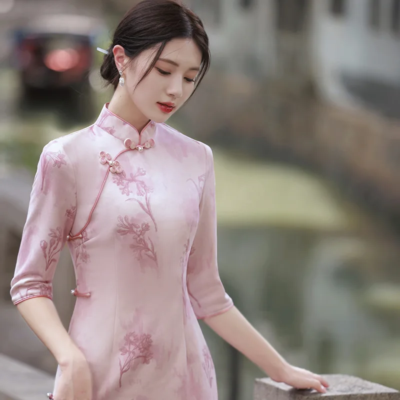 Yourqipao Autumn Suede Slant-Breasted Long Pink Cheongsam Literary Retro Costumes Qipao Chinese Style Evening Dress for Women
Yourqipao Autumn Suede Slant-Breasted Long Pink Cheongsam Literary Retro Costumes Qipao Chinese Style Evening Dress for Women