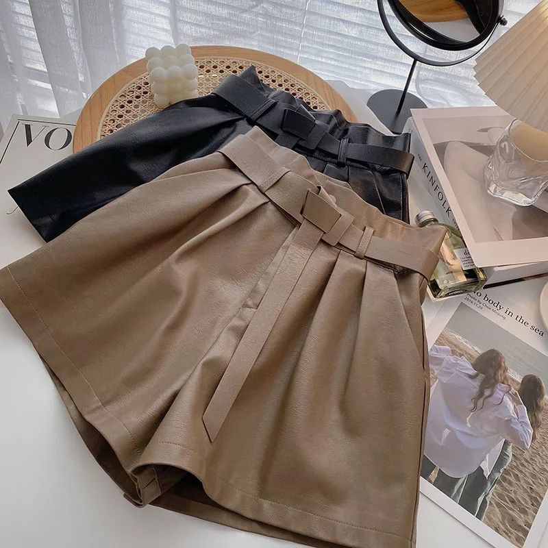 Women PU Shorts 2022 Autumn Winter Casual High Waist Leather Shorts Ladies All Match A Line Wide Leg Shorts Outwears With Belt
Women PU Shorts 2022 Autumn Winter Casual High Waist Leather Shorts Ladies All Match A Line Wide Leg Shorts Outwears With Belt