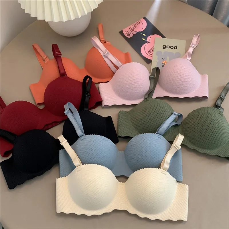 French Simple British Ice Silk Bra One Piece Thick Cup Girls Gathering No Steel Rings Women's Underwear Lenceria Para Damas 2023
French Simple British Ice Silk Bra One Piece Thick Cup Girls Gathering No Steel Rings Women's Underwear Lenceria Para Damas 2023