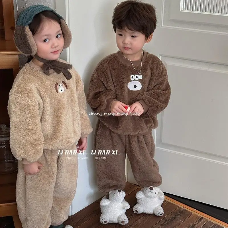 Korean Children's Sets Winter Plush Warm Children's Soft Cotton Double-sided Plush Home Clothing for Boys Girls Plush Pajamas
Korean Children's Sets Winter Plush Warm Children's Soft Cotton Double-sided Plush Home Clothing for Boys Girls Plush Pajamas