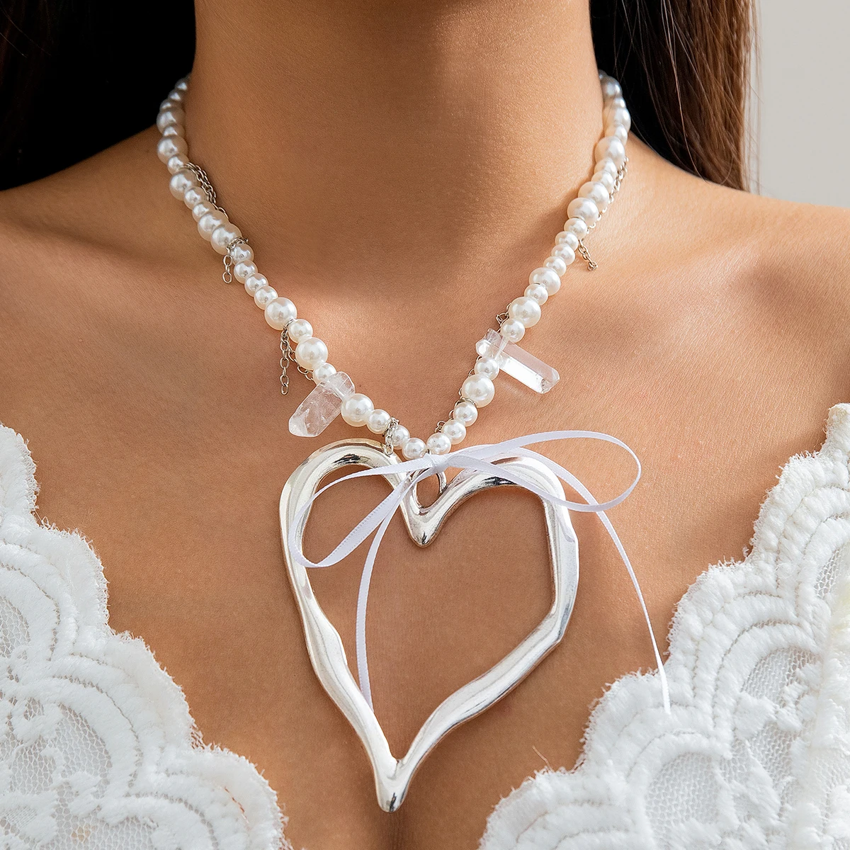 PuRui Punk Irregular Heart Ring Pendant Choker for Women Imitation Pearl Necklace Beaded Charm Collar Jewelry Girls Party Y2K
PuRui Punk Irregular Heart Ring Pendant Choker for Women Imitation Pearl Necklace Beaded Charm Collar Jewelry Girls Party Y2K